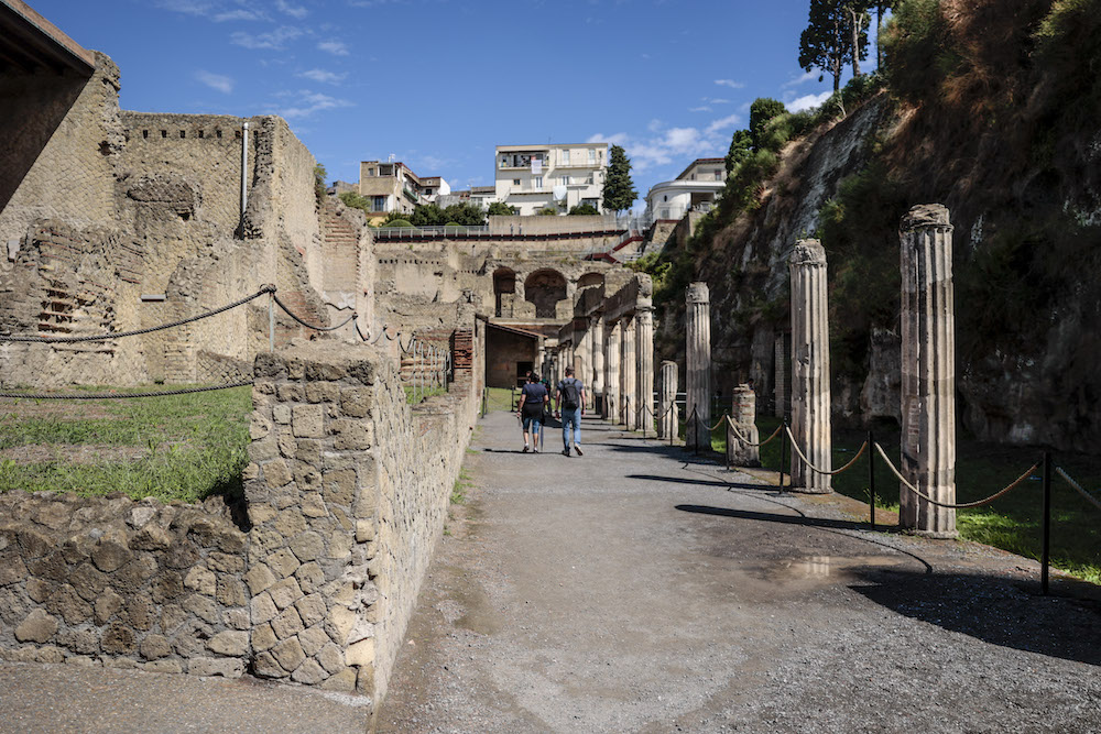 ICCROM Director-General and the Ambassador of the U.S. Mission to the United Nations Agencies visit Herculaneum Archaeological Park 