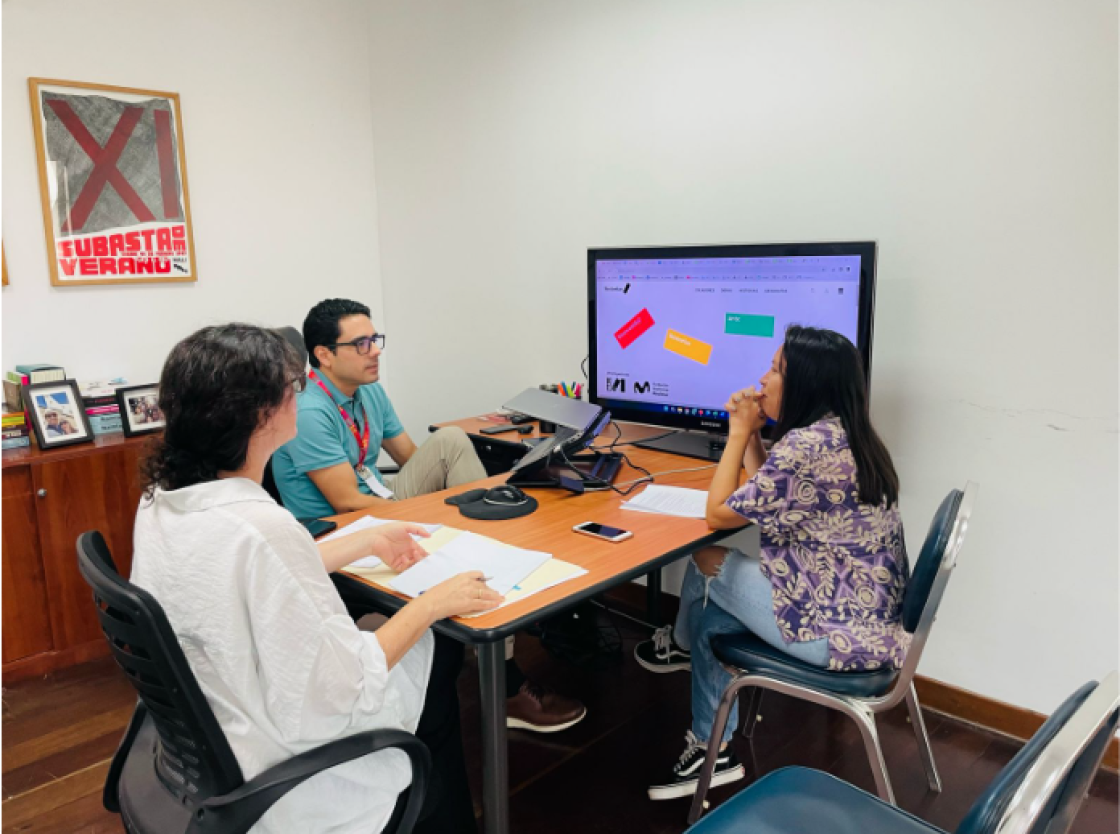 The Museo de Arte de Lima conducted usability testing for their online platform, Historias. Photo courtesy of the Museo de Arte de Lima. 